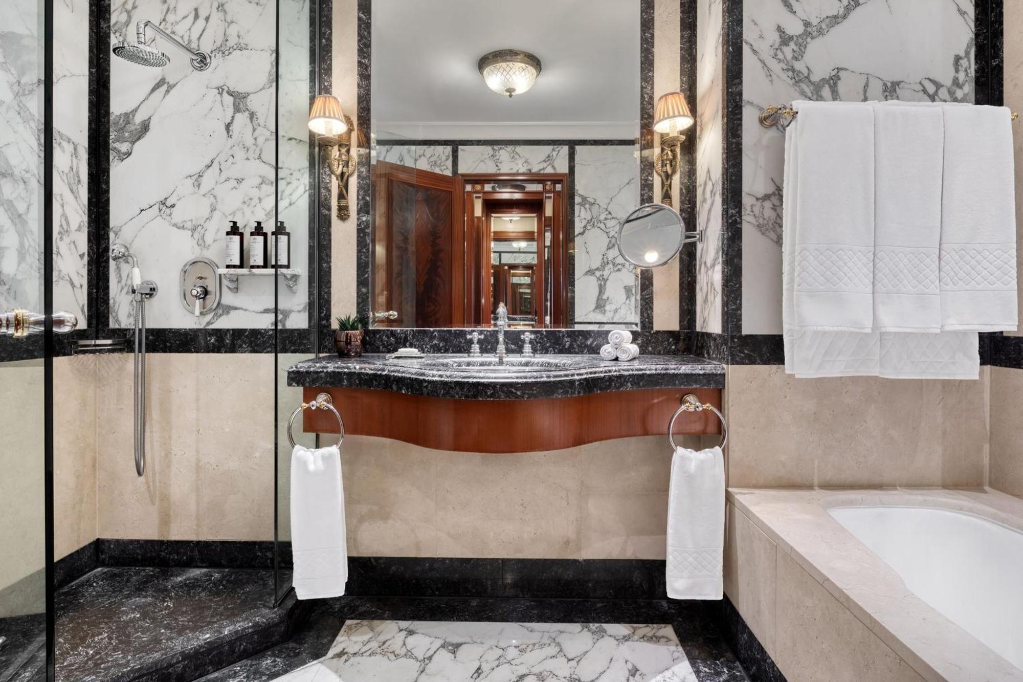 Deluxe Acropolis Guest room 2 Twin or Single Beds City view,1580143337:JPEG